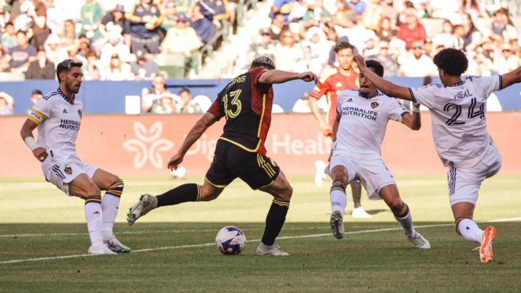 GOAL: Jordan Morris puts Sounders ahead with fifth goal in two games