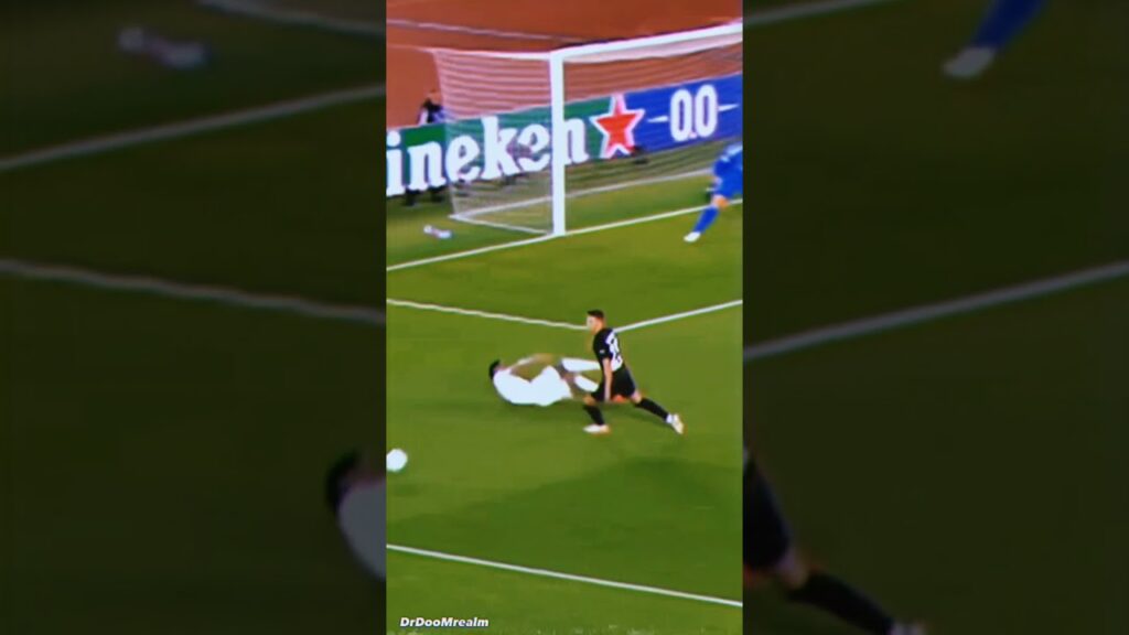 Éder Militão Impressive Backflip 😳