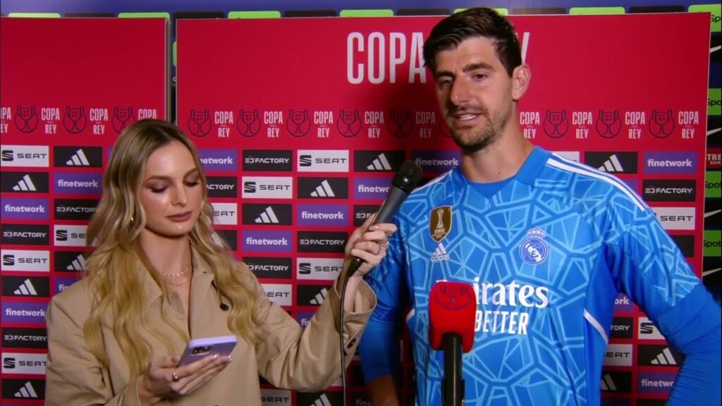 Thibaut Courtois përshëndet tifozët shqiptar në mikrofonin e Oversport