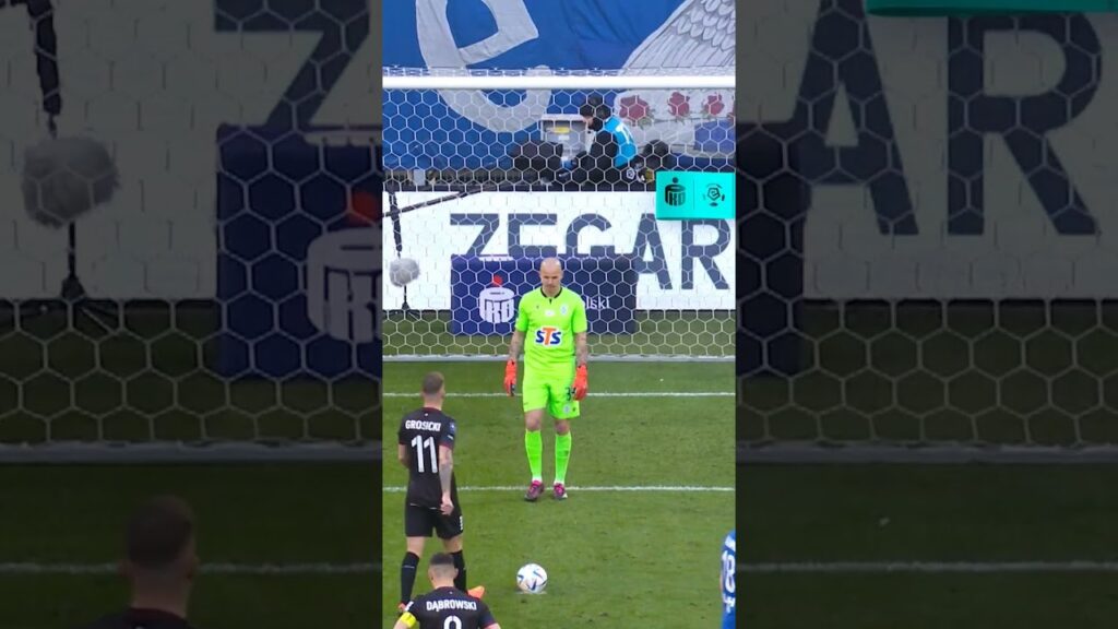 Grosicki bez układu nerwowego! Karny strzelony panenką! #shorts