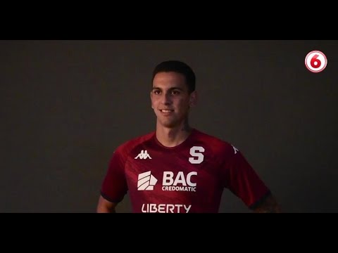 Justin Monge ya se luce con la camiseta del Saprissa