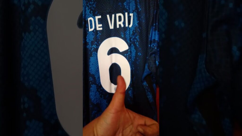 Buon Compleanno Stefan De Vrij .🎉🎂.Forza inter 💙🖤💙🖤🏆⚽