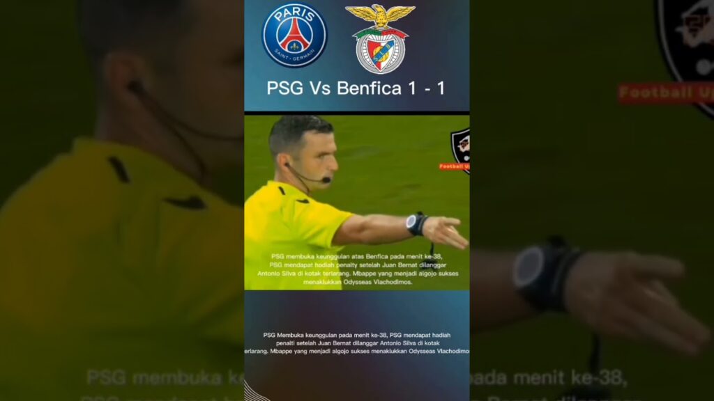 PSG mendapat hadiah penalti setelah Juan Bernat dilanggar Antonio Silva di kotak terlarang