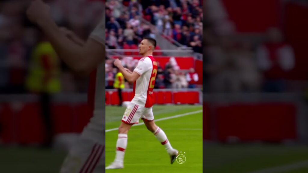 Steven Berghuis celebrating for his daughter ❤️