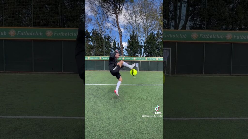 NON È SEMPRE EASY 😏⚽️ #ilbossdelfreestyle