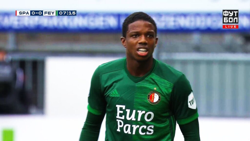 Tyrell Malacia is 100% FOCUSED in this Match