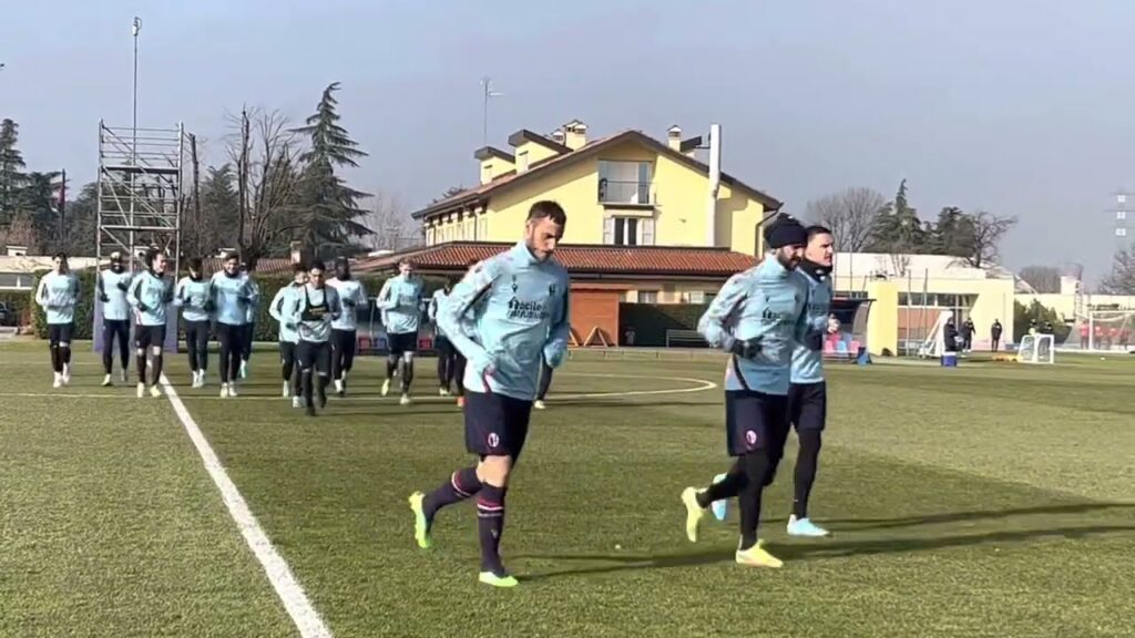 Primo allenamento in gruppo per Aebischer. Ancora differenziato per Skov Olsen