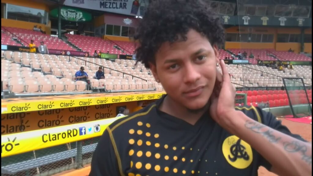 TBT: Carlos Martínez  hace 7 años , cuando estaba listo para debutar con las Águilas.