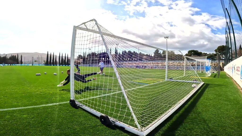 Tarea de tiro realizada en portería (Pau López - Ruben Blanco - Simon Ngapandouetnbu)