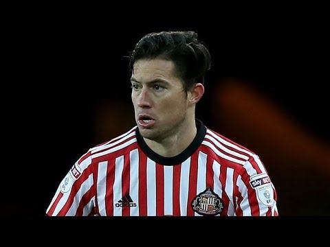 Sunderland open to Bryan Oviedo departure amid overseas interest