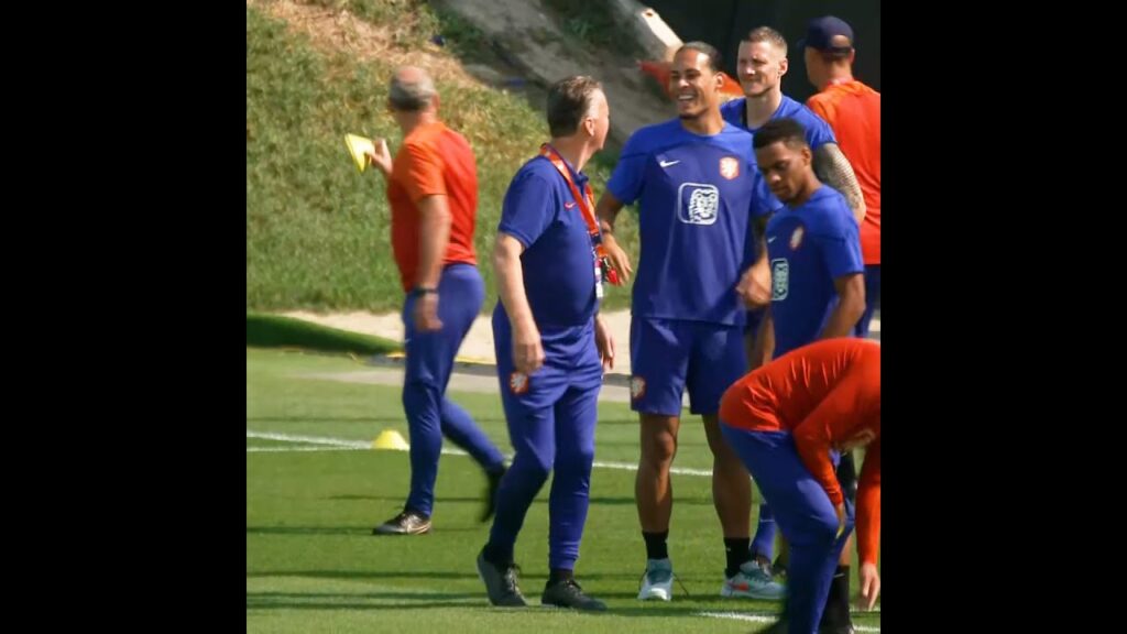 Louis van Gaal is JOKES 😂! Legendary coach scares captain Virgil van Dijk 😱