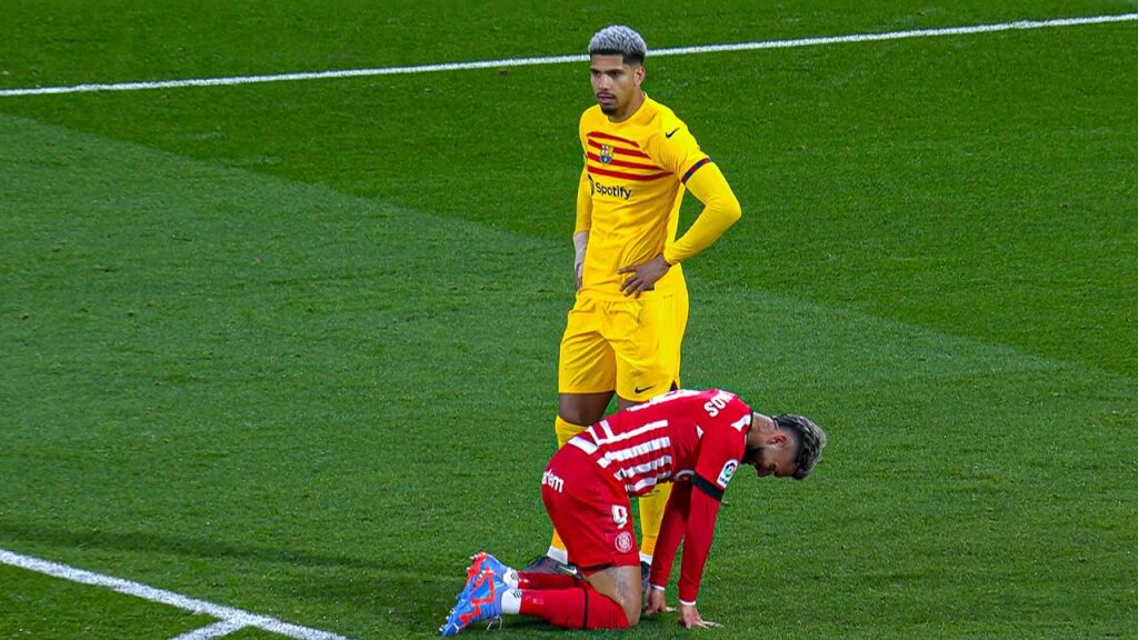 Ronald Araújo is a Beast