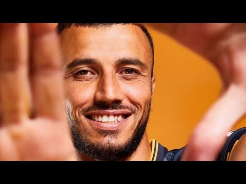 اللاعب المغربي الدولي رومان سايس في مقابلة صحفية يتحدث عن إلتزامه بصيام و تعاليم الدين الاسلامي