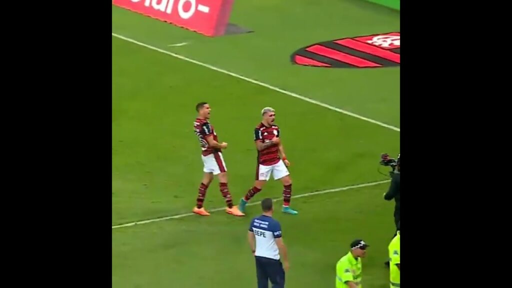 ARRASCAETA PAI DO GALO