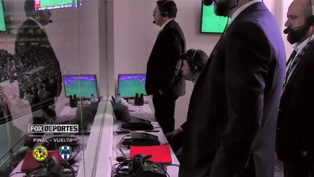 Narración desde la cabina de transmisión Fox Deportes Gol de chilena de Rogelio Funes Mori