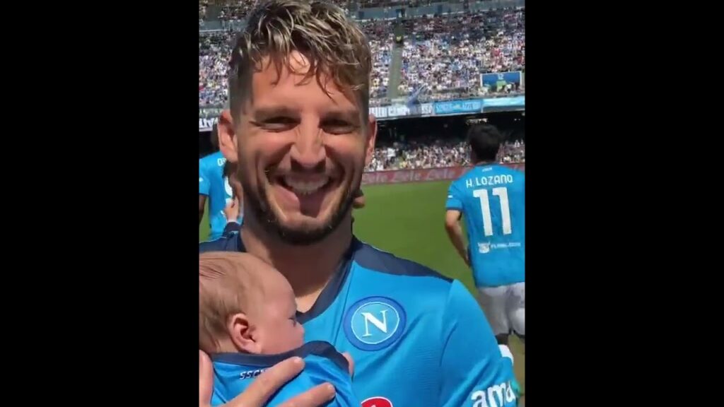 Mertens, la moglie Kat e il figlio Ciro Romeo: sentite cosa cantano i tifosi al Maradona!