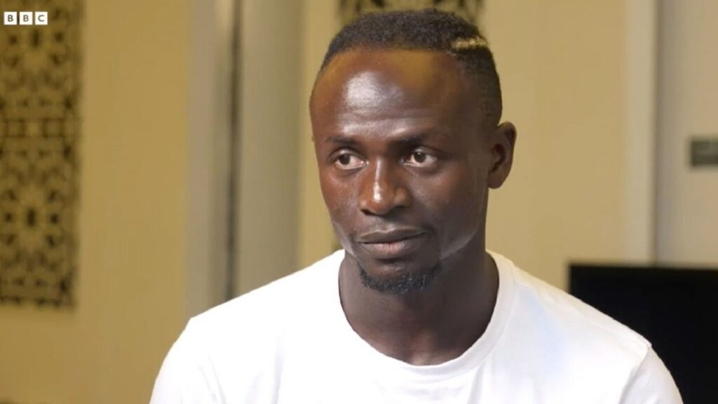 Mane : J'AI FRAPPE LEROY SANE PARCE QU'IL MA DIT DES PROPOS R@CISTE !!!