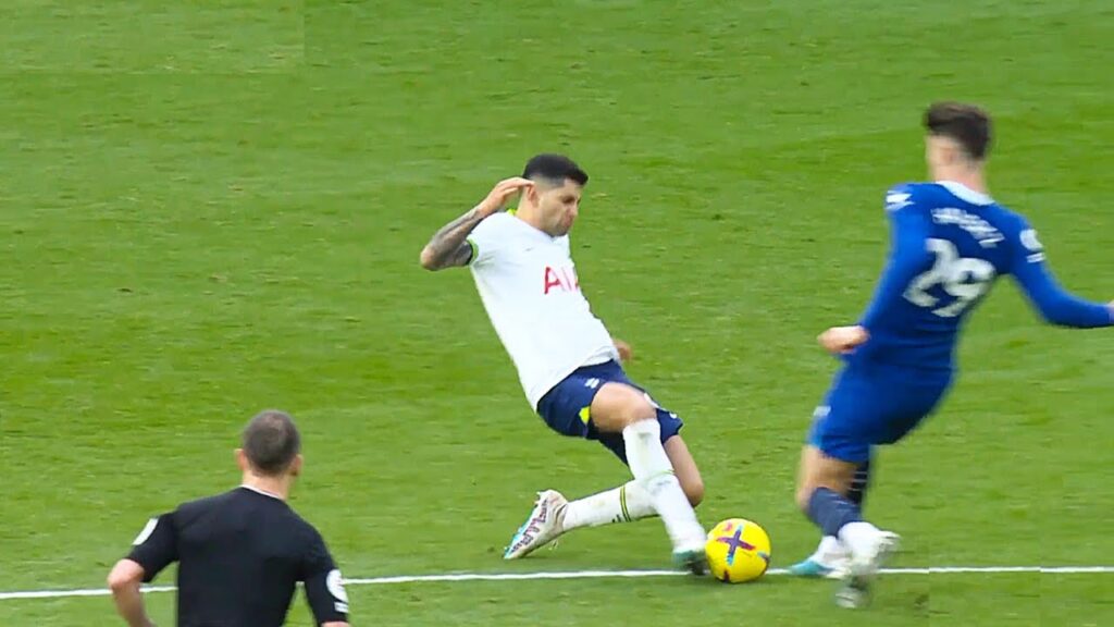 Cristian Romero v Kai Havertz - 1v1 Tackling