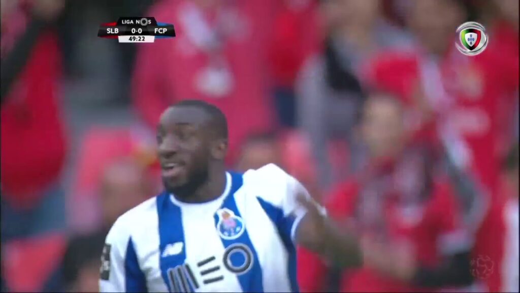 Golo anulado a Otávio, por fora de jogo de Marega (Benfica - FC Porto)