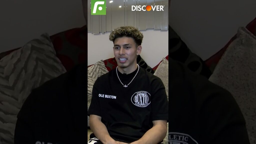 😁"El camerino de La Tri es mejor que el de Inglaterra", No te pierdas  @DiscoverEcuador a Sarmiento😉