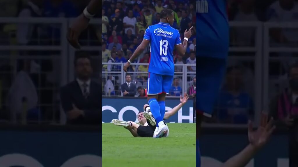 ¡ESTRADA SALE LLORANDO! 🥺Luego de ser expulsado estrada sale entre lágrimas #futbol #tudn #viral