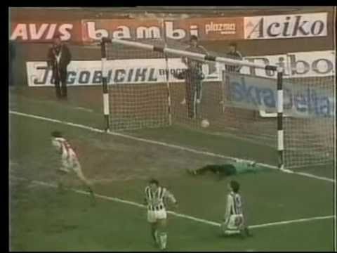 Dragan Stojkovic `Piksi` (Long Passing , Wide Vision)