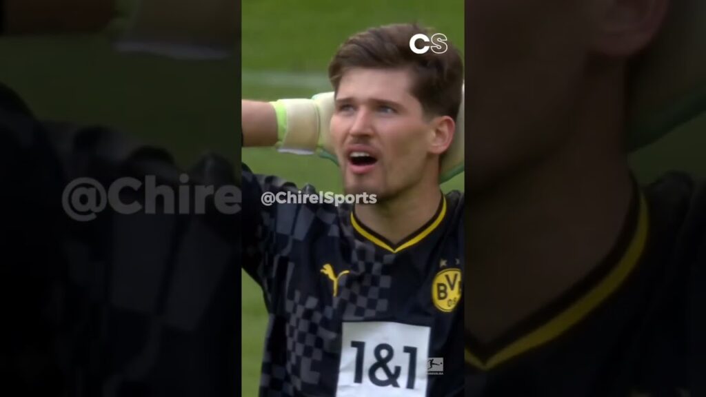 La peor pesadilla de todo #portero . La Víctima : Gregor Kobel 😫 #Bundesliga