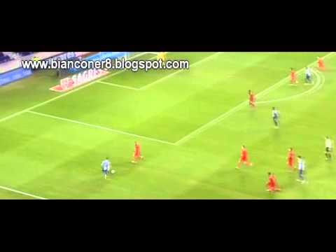 Steven Defour (FC Porto) backheel interception and skill play Vs Gil Vicente