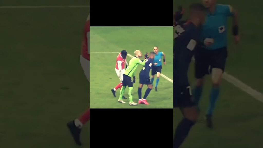 What a fight between Rajkovic Vs Mbappe 🔥🙃#youtubeshorts #football #shorts