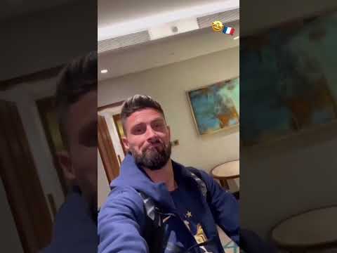 Olivier Giroud walking into his hotel for the World Cup 😯✨