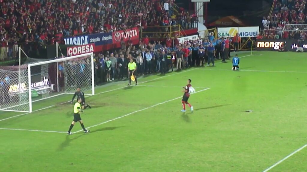 Penal 5 de final LDA-CSH: El cobro lo falla "Alex" López