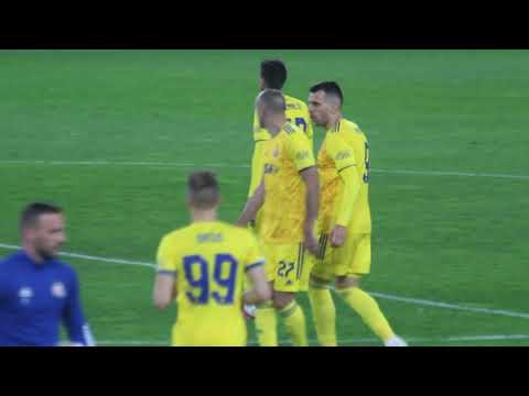 Ademi poludio na dobacivanja iz publike...Rapid vs Dinamo 2:1