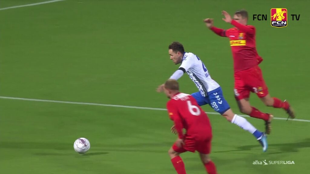 Victor Nelsson er vild med tacklinger