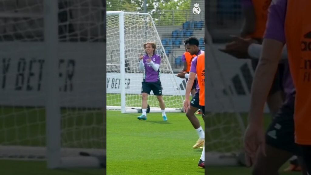 🗣️ “¡BUENAAAA CARVAAAAA!” 🗣️🅰️ @Dani.Carvajal.2 🔗 @LukaModric10 ⚽#RMCity #shorts #short