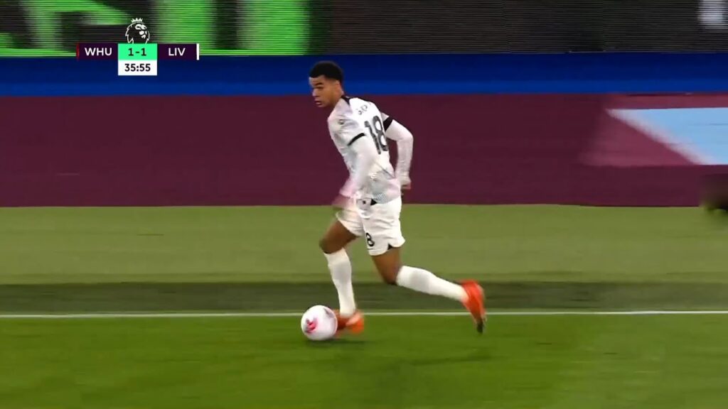 Cody Gakpo as a “FALSE 9” Cody Gakpo as a "FALSE 9"