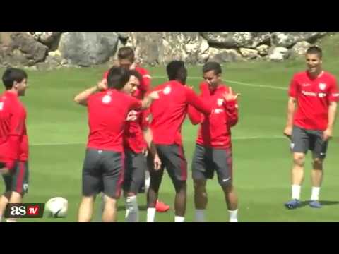 ¡Vaya 'enfado' se cogió Iñaki Williams con Ager Aketxe! Entrenamiento Athletic Bilbao