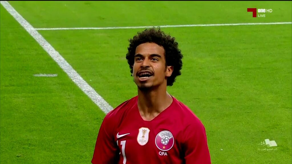 منتخبنا الوطني تقدم 1-0 على الامارات عن طريق أكرم عفيف