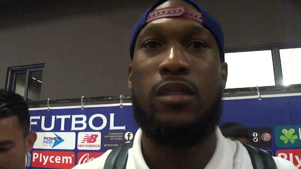 Kendall Waston no se intimida por el ambiente que habrá en Panamá