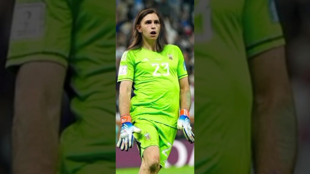 When Emiliano Martínez was a girl🤣🤣🤣 #football #shorts