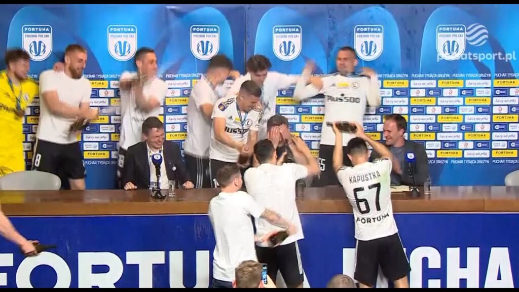 Piłkarze Legii przerwali konferencję trenera!