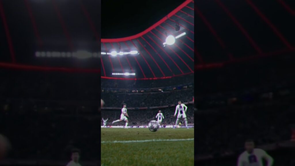 Matthijs De Ligt with a heroic save in the UCL! 🤩🔥 #shorts #football #bayern #ucl #psg #save