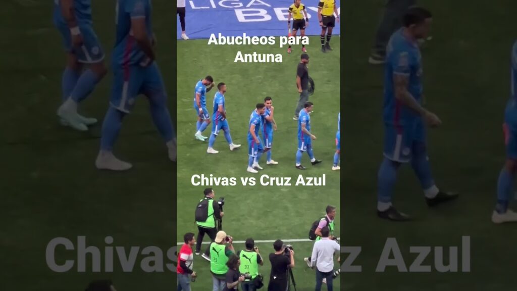 Afición de Chivas abuchea a Uriel Antuna #shorts