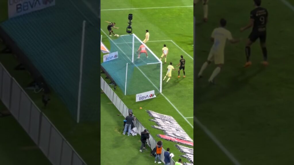 Gol de Pumas// América vs Pumas// Liga MX//Autogol Néstor Araujo