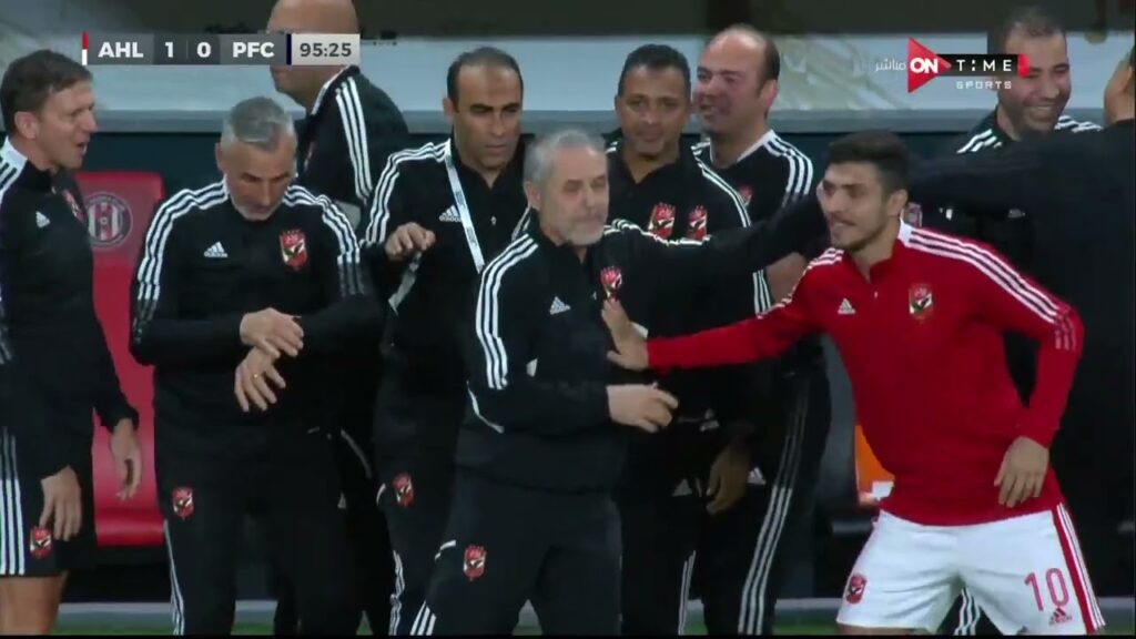 بتعليق محمد البوشي علي معلول يسجل الهدف الأول فى مرمى بيراميدز