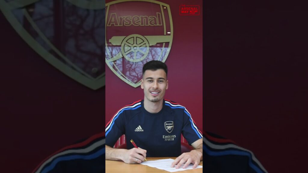 SIGNED & SEALED! | Gabriel Martinelli Signs New Contract With Arsenal Until 2027 ✅🔴 #Shorts