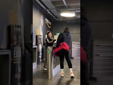 QUAND TA GYM CRUSH ARRIVE - MAITRE GYMS & RORO