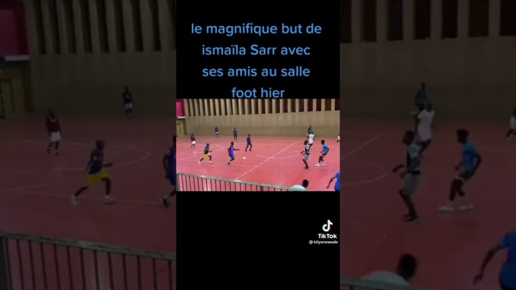 Wow : Regardez le magnifique but de ISMAÏLA SARR, qui avec ses amis