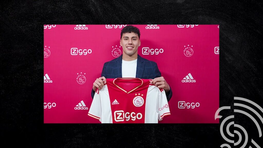 SANTIAGO GIMÉNEZ Y JORGE SÁNCHEZ EN EL EQUIPO DEL MES DE LA EREDIVISIE