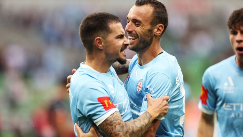 Jamie Maclaren brace for Melbourne City v Sydney FC | Isuzu UTE A-League