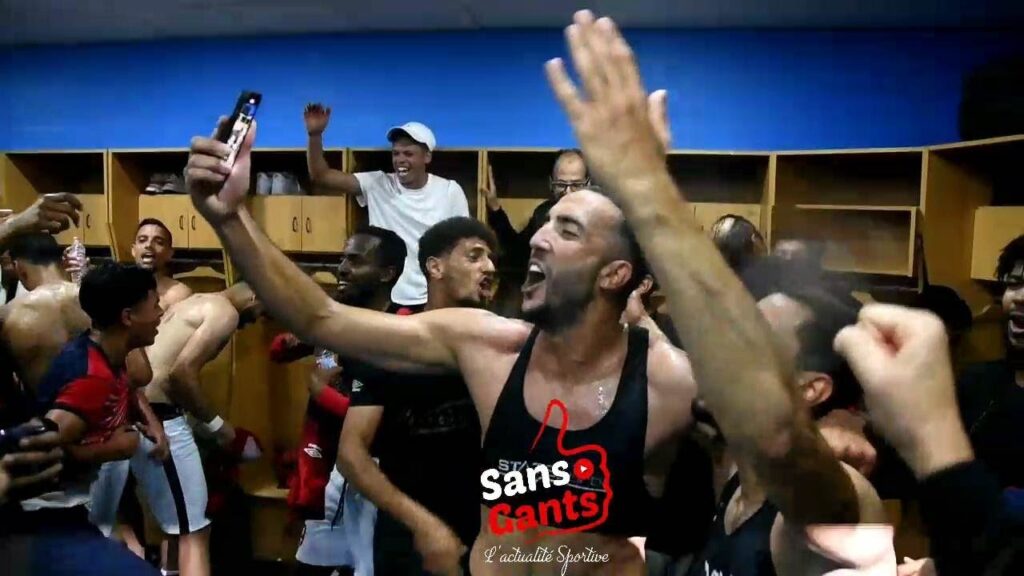 شاهد حصريا فرحة لاعبي النادي الإفريقي بالفوز على الترجي في الدربي من داخل غرفة تغيير الملابس